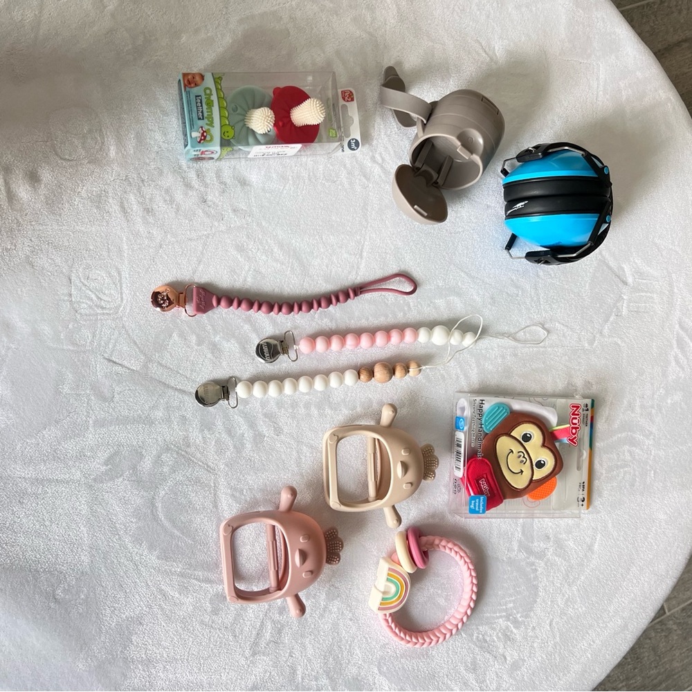 Colorful Kids Toy Set with Teething Accessories
Never used.